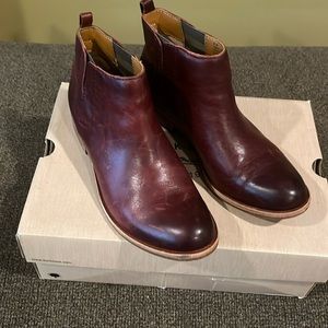 Women’s booties gently used